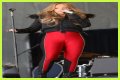 Mariah Carey brings her uncomfortable cameltoe to Austria: just embarrassing?